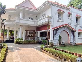 Swet Aparajita Santiniketan